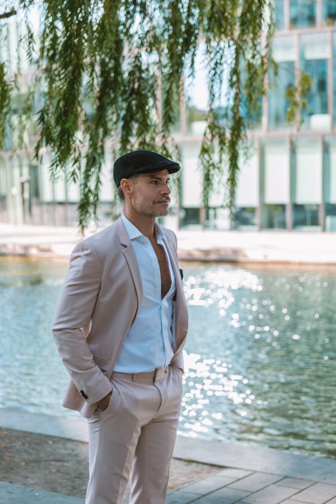 Vintage-inspired flat cap attire