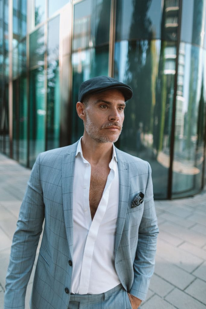 Urban fashion: stylish flat cap