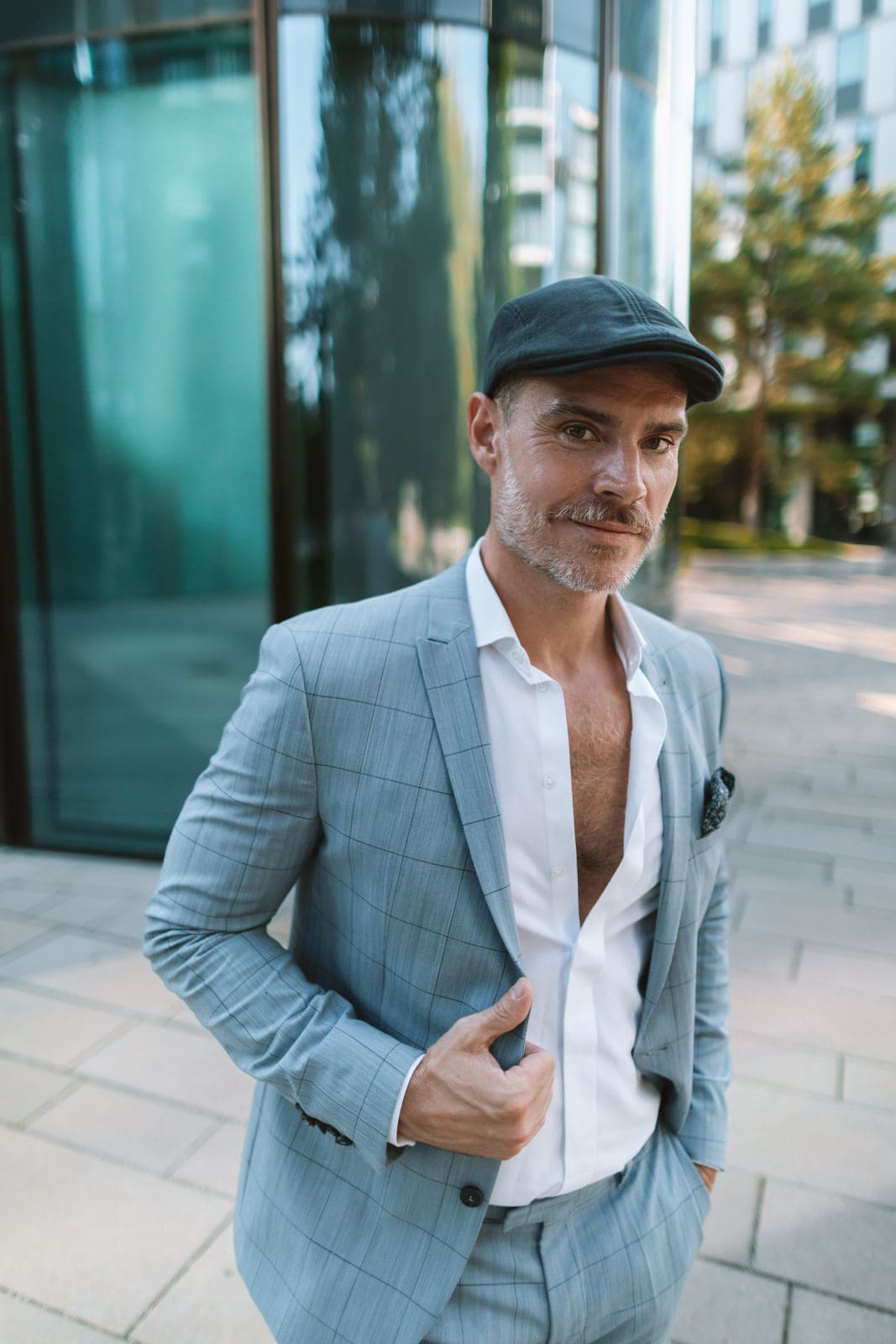 Dapper gentleman in a flat cap